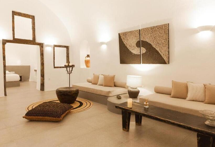 Suite, Cydonia Caves