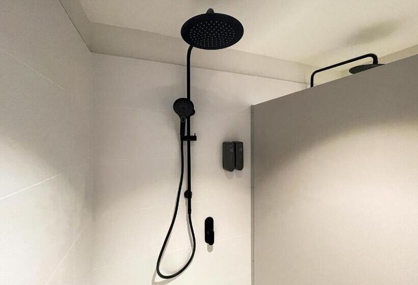 共用房间的床, Airone Capsule