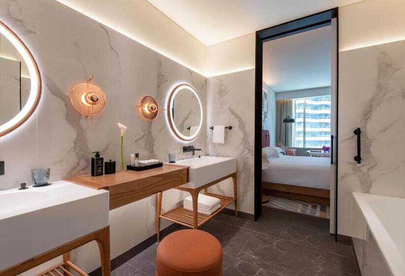 اتاق لوکس با تخت بزرگ, Andaz Doha, A Concept By Hyatt