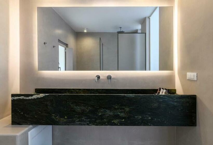 سوییت با استخر, Muro Suites