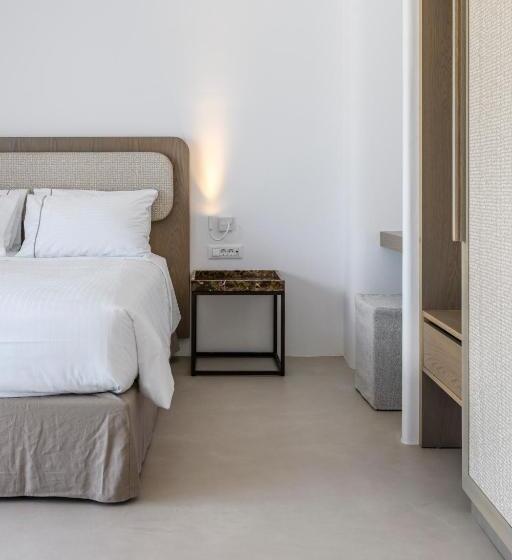 سوئیت جونیور با استخر, Muro Suites