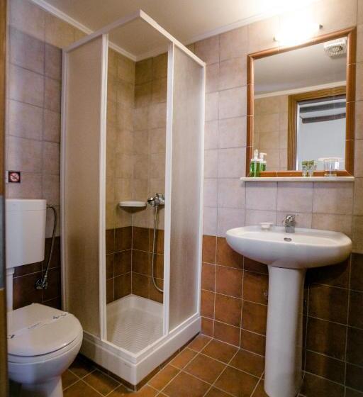 발코니가 있는 4인용 스탠다드 룸, Lefkippos Mansion Near Alexandroupolis