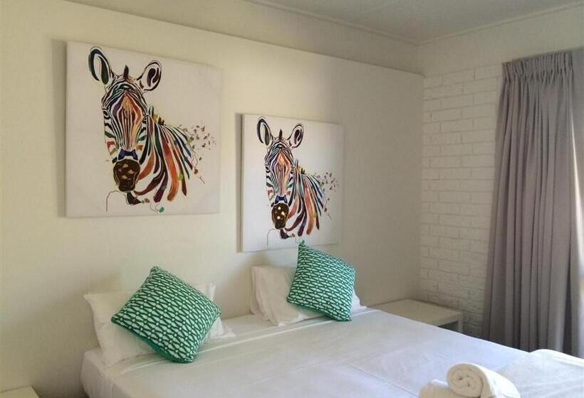 غرفة عائلية, Arcadia Village Motel