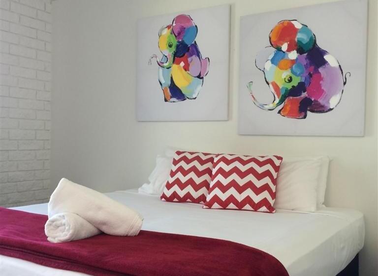 غرفة عائلية, Arcadia Village Motel