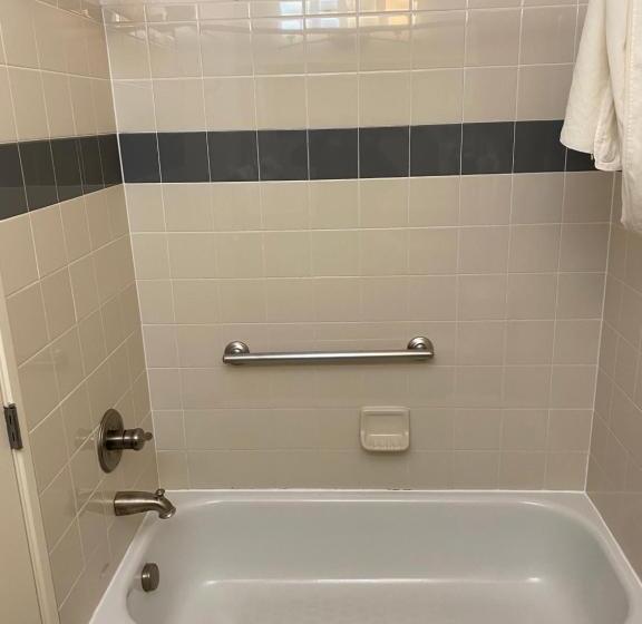 غرفة قياسية, A Riverside Inn Travelodge By Wyndham