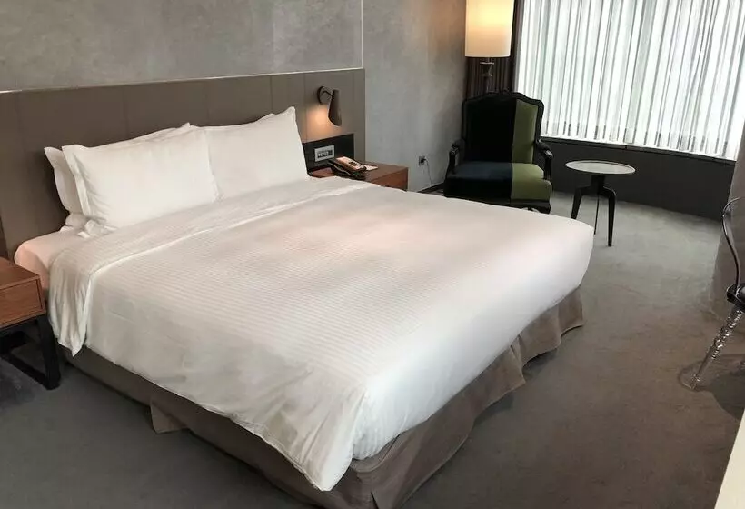 اتاق لوکس, Check Inn Taipei Nanjing