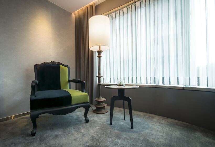 اتاق لوکس, Check Inn Taipei Nanjing