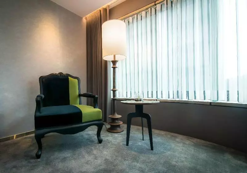 اتاق لوکس, Check Inn Taipei Nanjing