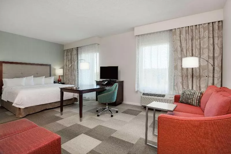 キングサイドベッドのスタンダードワンルーム, Hampton Inn & Suites Deland