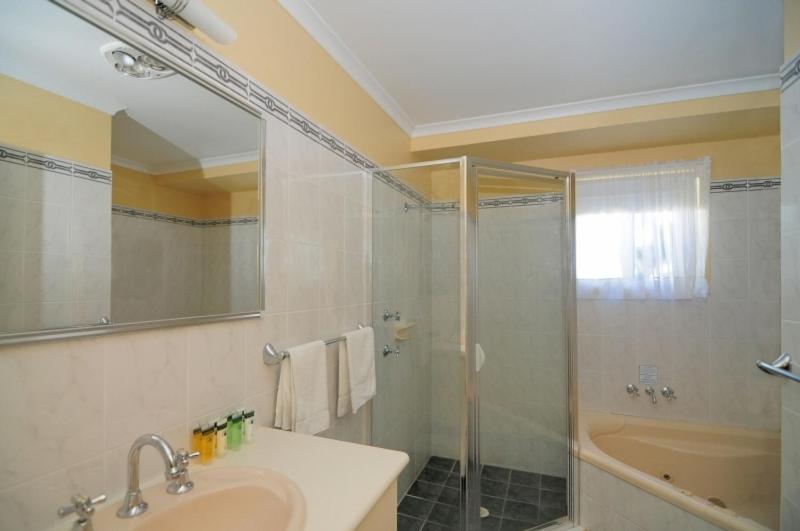 Дом 3 Спальни, Kendalls Beach Holiday Park