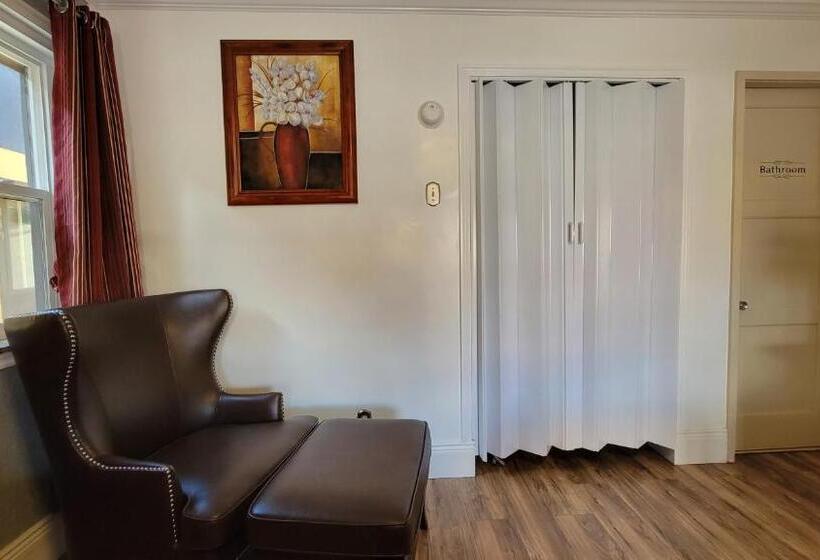 Номер Deluxe Кровать Кинг, Magnuson  Cedar City
