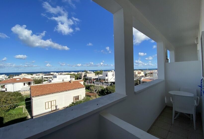 غرفة قياسية مزوَّدة بشُرفة, Victoria