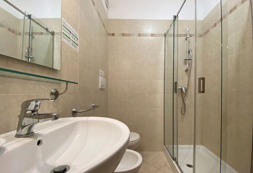 غرفة كومفورت ثلاثية, Victoria