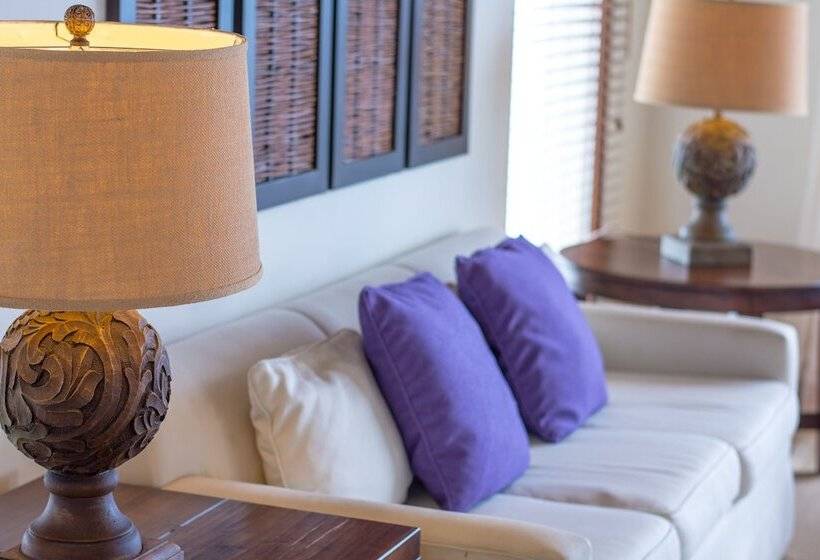 ویلا دلوکس 2 خوابه, Las Verandas Hotel & Villas