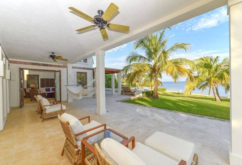 ویلا دلوکس 2 خوابه, Las Verandas Hotel & Villas