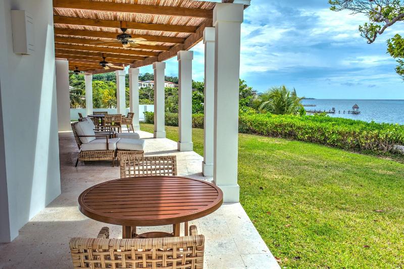 ویلا دلوکس 2 خوابه, Las Verandas Hotel & Villas