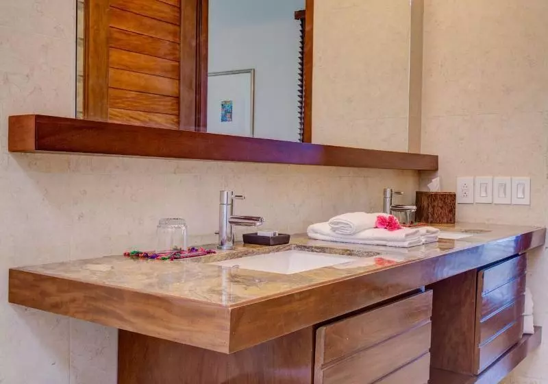 ویلا دلوکس 2 خوابه, Las Verandas Hotel & Villas