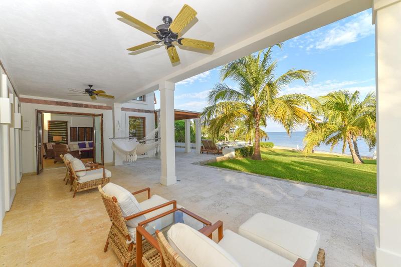 ویلا دلوکس 2 خوابه, Las Verandas Hotel & Villas