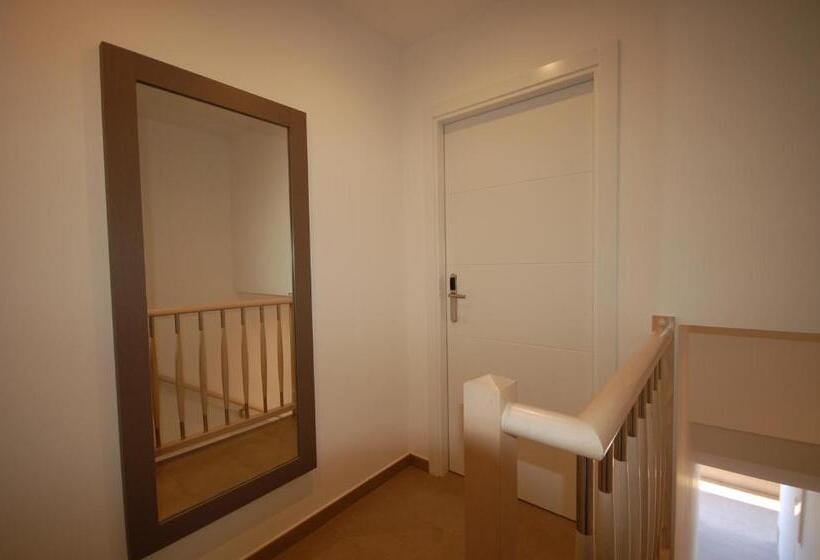 Студио Стандарт с Террасой, Resort Sitges Apartment