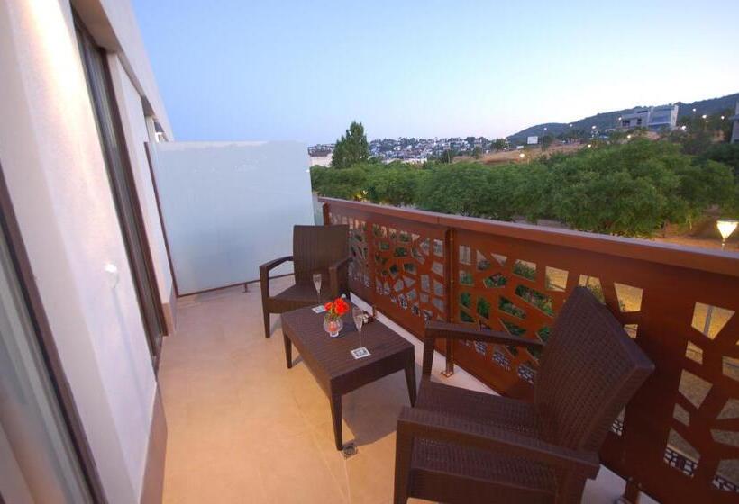 Студио Стандарт с Террасой, Resort Sitges Apartment