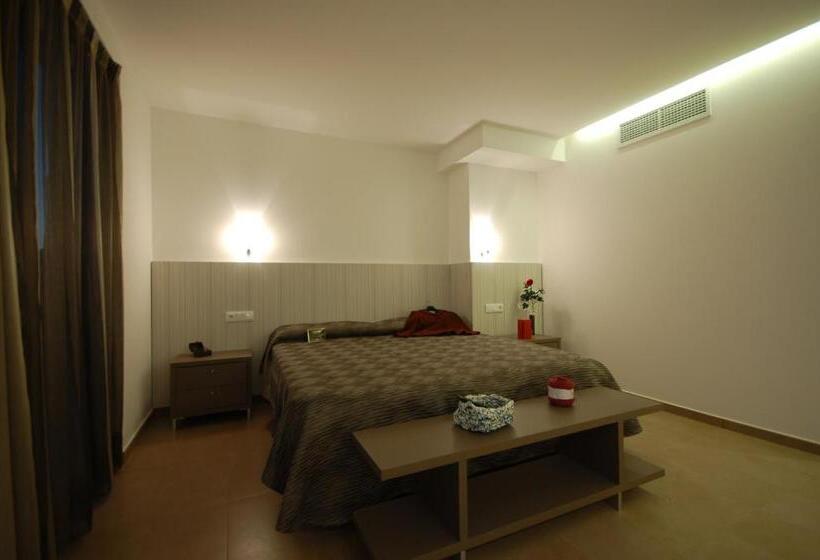 Студио Стандарт с Террасой, Resort Sitges Apartment