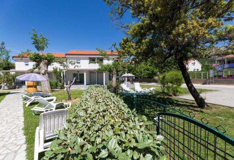 침실 1개 아파트, Villas Corinthia