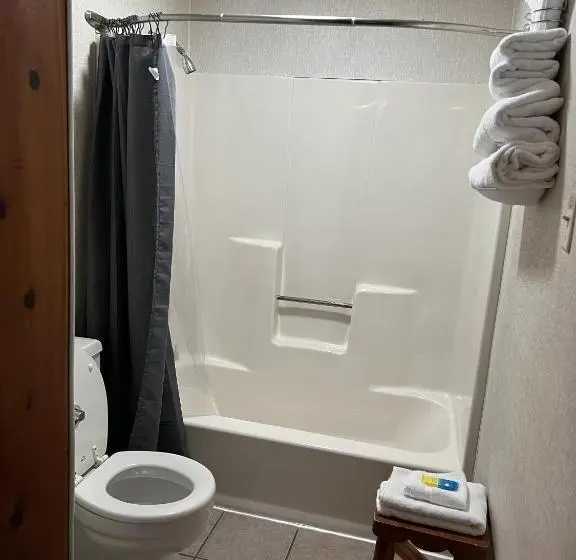 スタンダード４人部屋, Cedars Motel