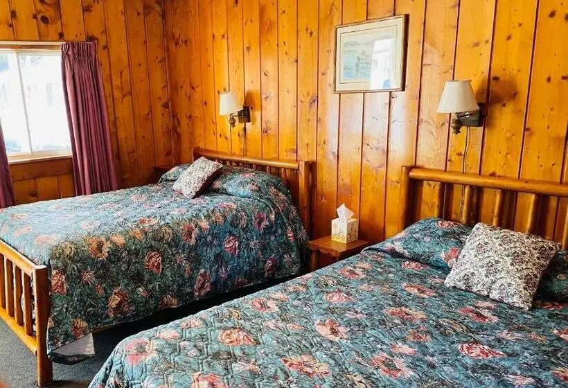 スタンダード４人部屋, Cedars Motel