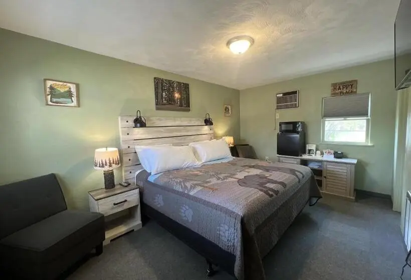 キングサイズベッドのデラックスルーム, Cedars Motel