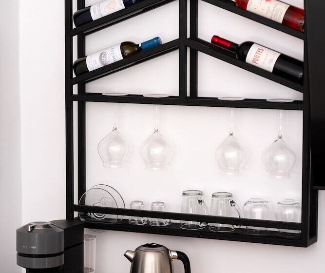 جناح مزود بجاكوزى, Saint Sin Suites  Adults Only