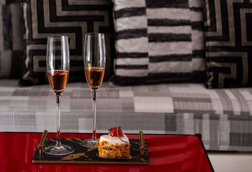 جناح مزود بجاكوزى, Saint Sin Suites  Adults Only