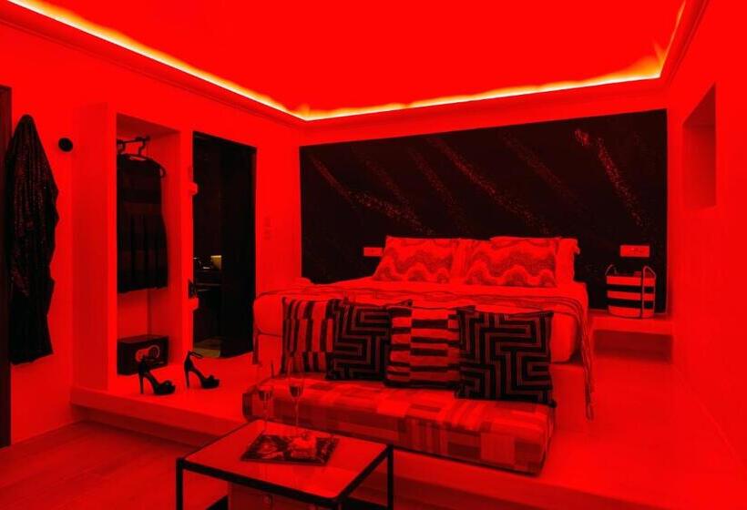 جناح مزود بجاكوزى, Saint Sin Suites  Adults Only