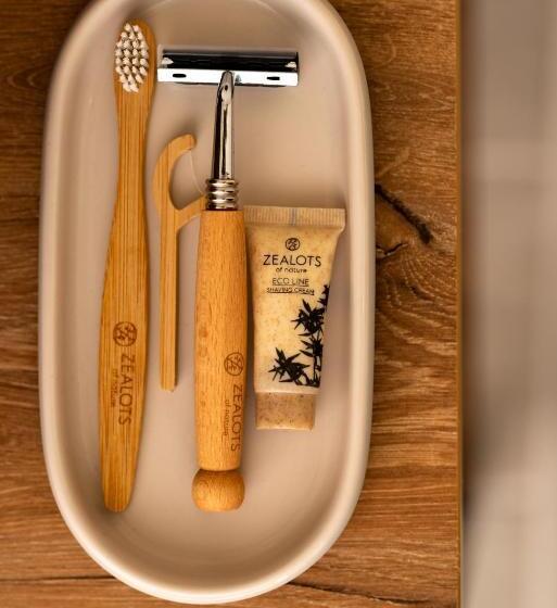 جناح مزود بجاكوزى, Saint Sin Suites  Adults Only