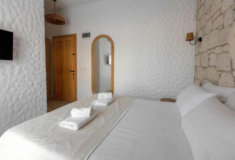 חדר סטנדרט נוף לבריכה, Rupa Hotel Alaçatı  Adults Only