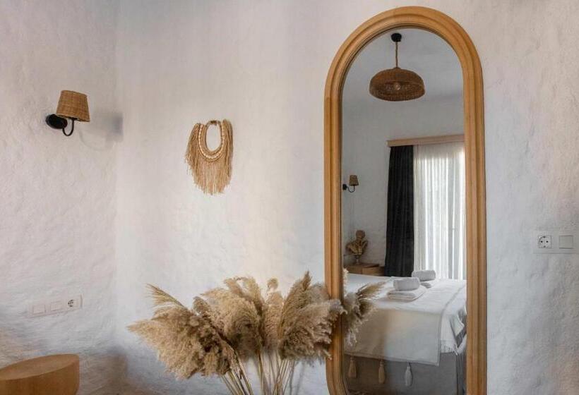 חדר סטנדרט נוף לבריכה, Rupa Hotel Alaçatı  Adults Only