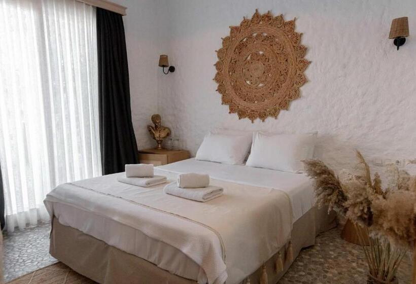 חדר סטנדרט נוף לבריכה, Rupa Hotel Alaçatı  Adults Only