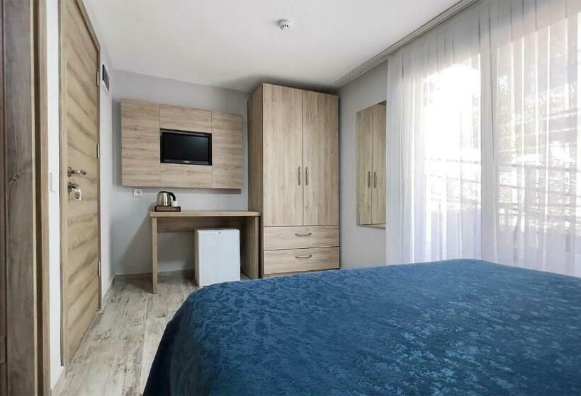 غرفة قياسية مطلّة علي البحر مزوَّدة بشُرفة, Eylül 16 Butik Otel