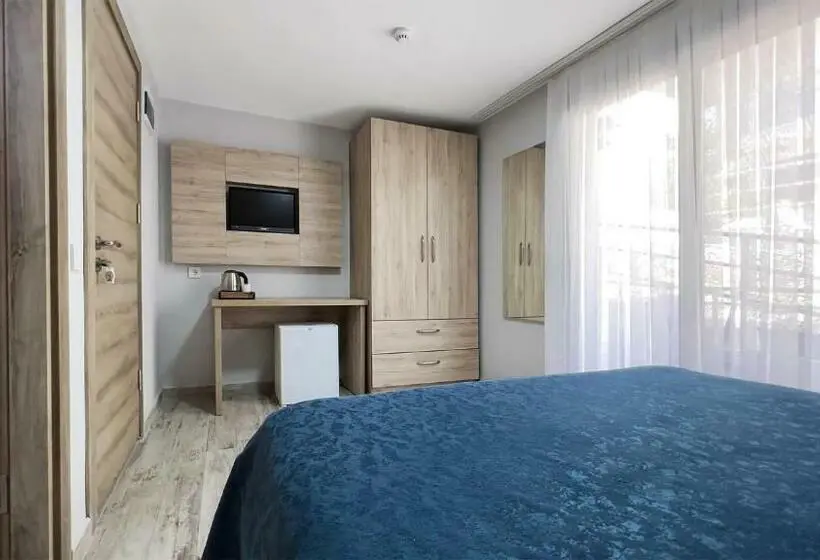 オーシャンビュースタンダードルームバルコニー付き, Eylül 16 Otel