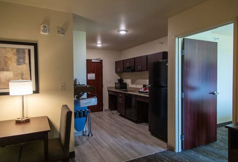 Люкс, Cobblestone Inn & Suites  Springfield