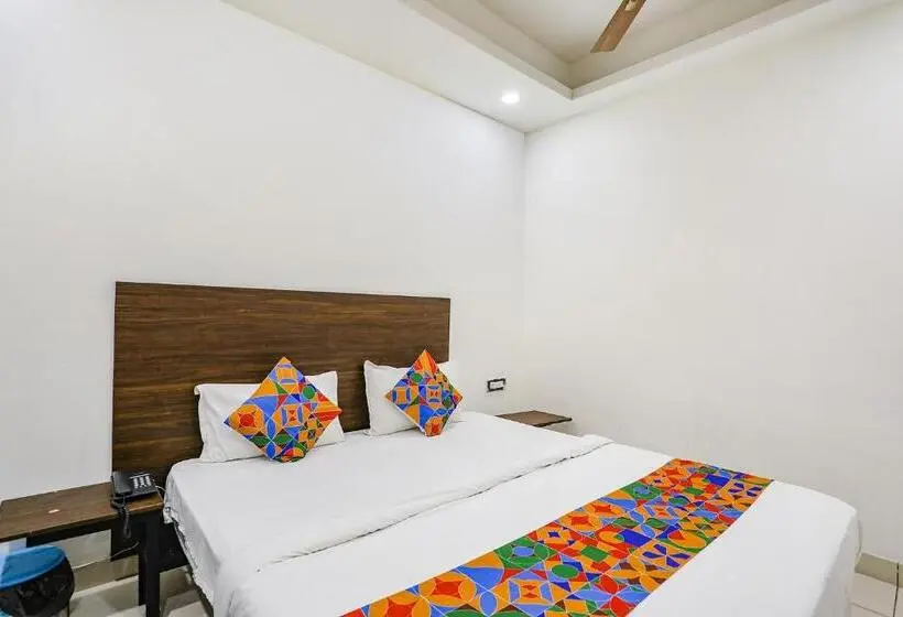 デラックスルーム, Fabhotel Kinsfolk