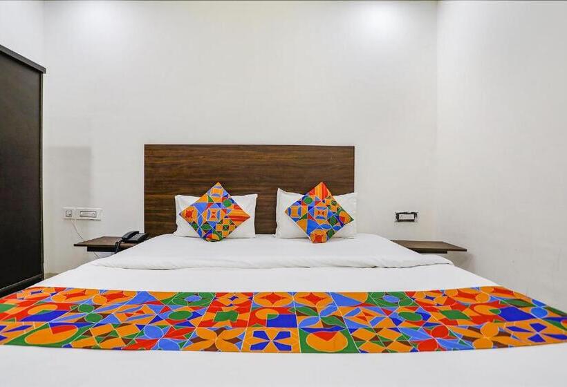 デラックスルーム, Fabhotel Kinsfolk