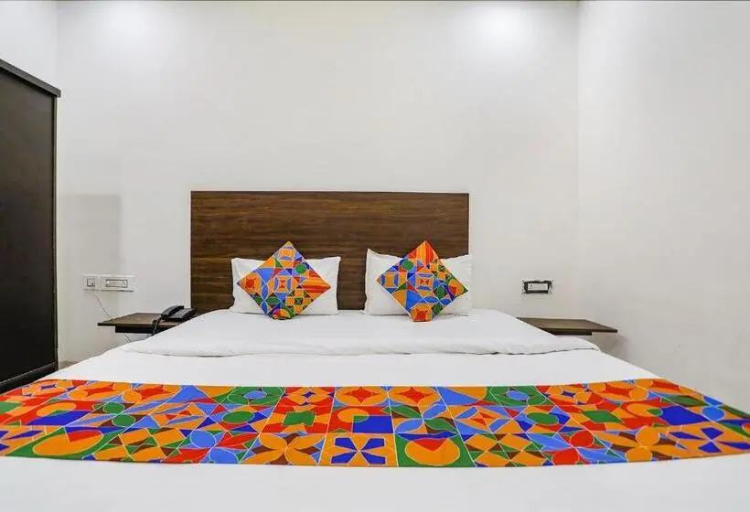 デラックスルーム, Fabhotel Kinsfolk
