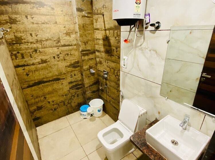 Номер Deluxe, Fabhotel Kinsfolk