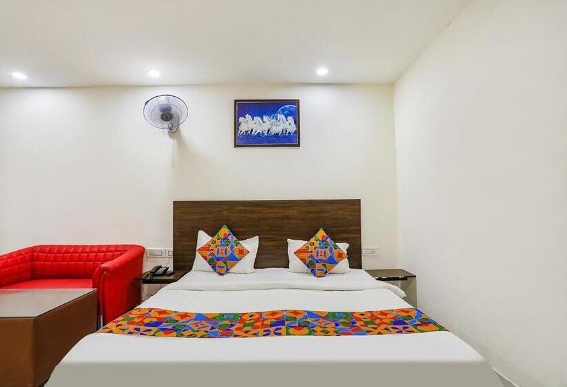 デラックスルーム, Fabhotel Kinsfolk