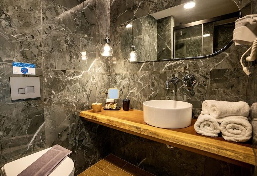 اتاق اساندارد با چشم‌انداز جانبی به دریا, Casa Porto Boutique Hotel - Adults Only