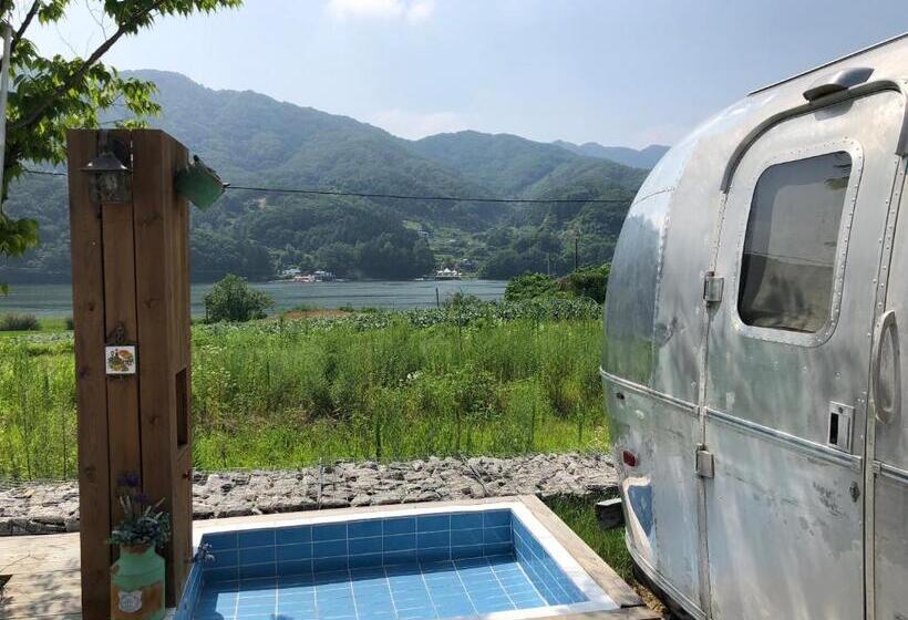 Quarto Quádruplo Estandar, Out Of Park