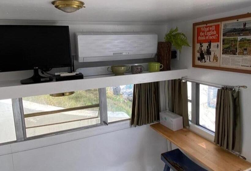 Quarto Triplo Estandar, Out Of Park