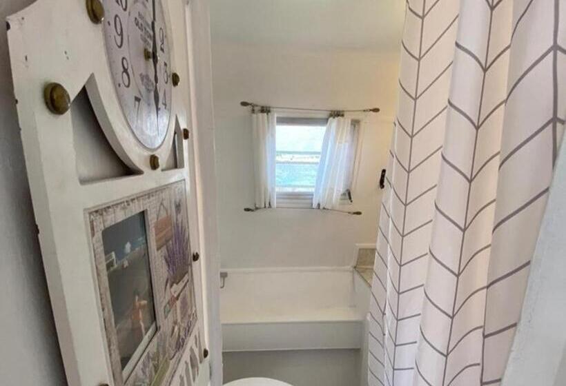 Chambre Triple Standard, Out Of Park