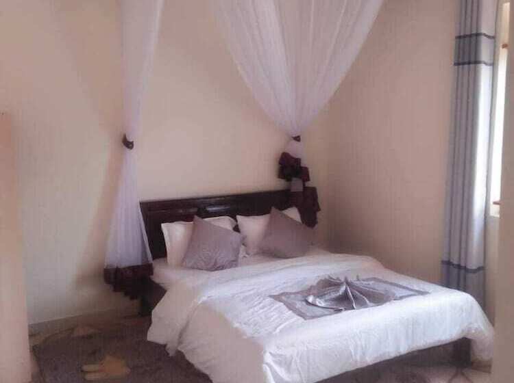 اتاق لوکس, Forest Breeze Hotel Mbarara