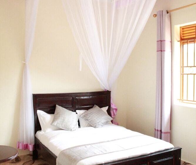 اتاق استاندارد, Forest Breeze Hotel Mbarara